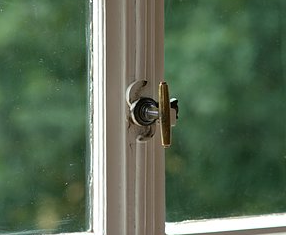 Alter Fenstergriff